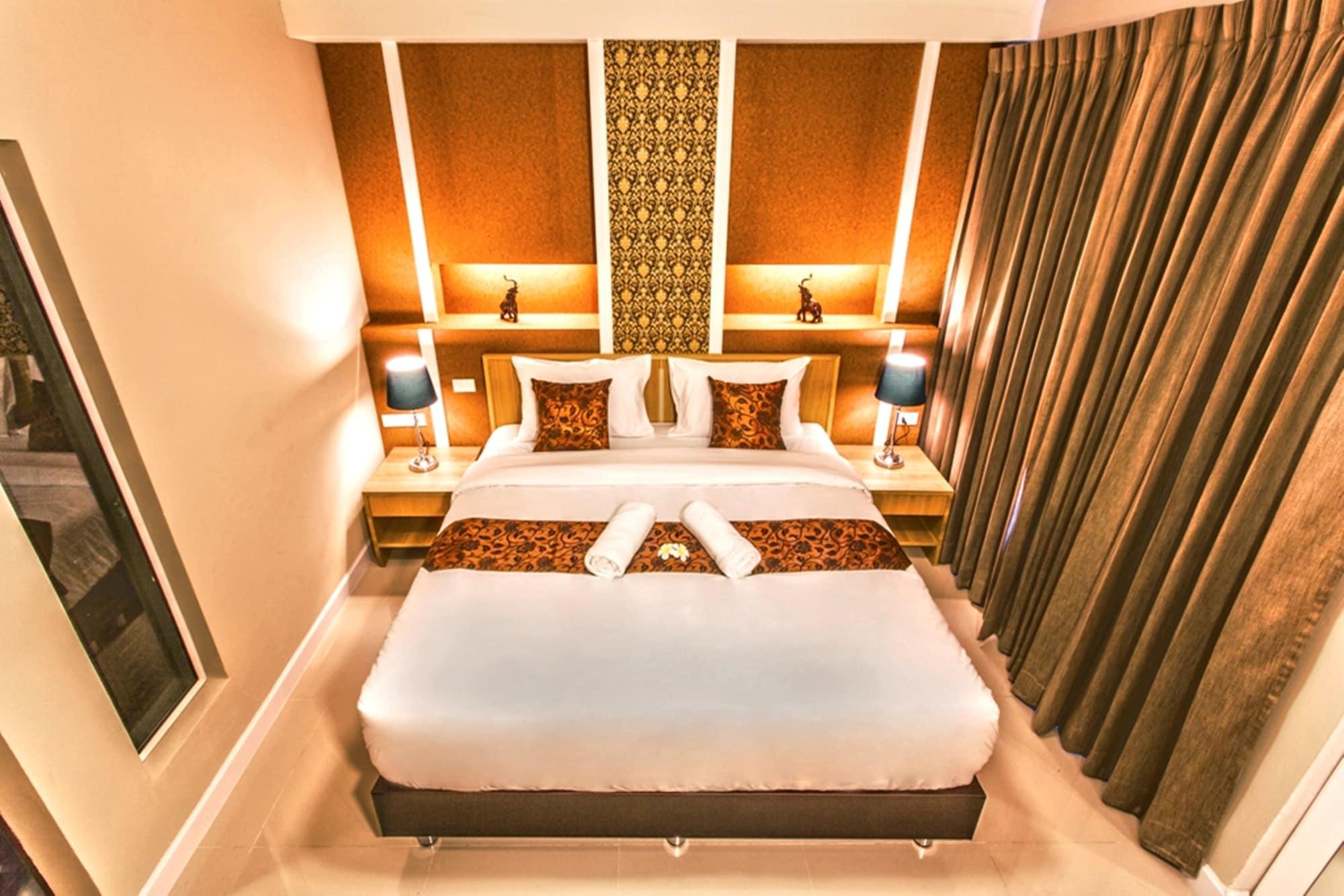 The Aim Sathorn Hotel Банкок Екстериор снимка