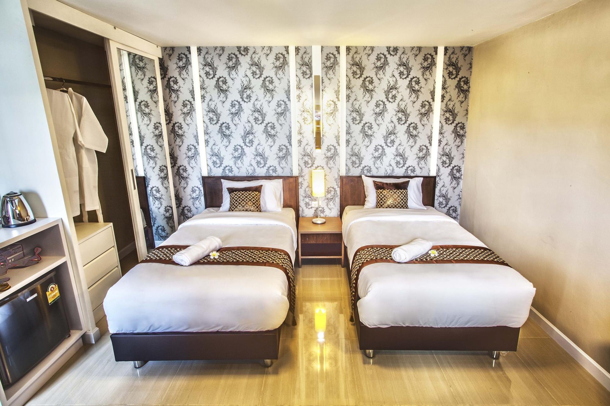 The Aim Sathorn Hotel Банкок Екстериор снимка
