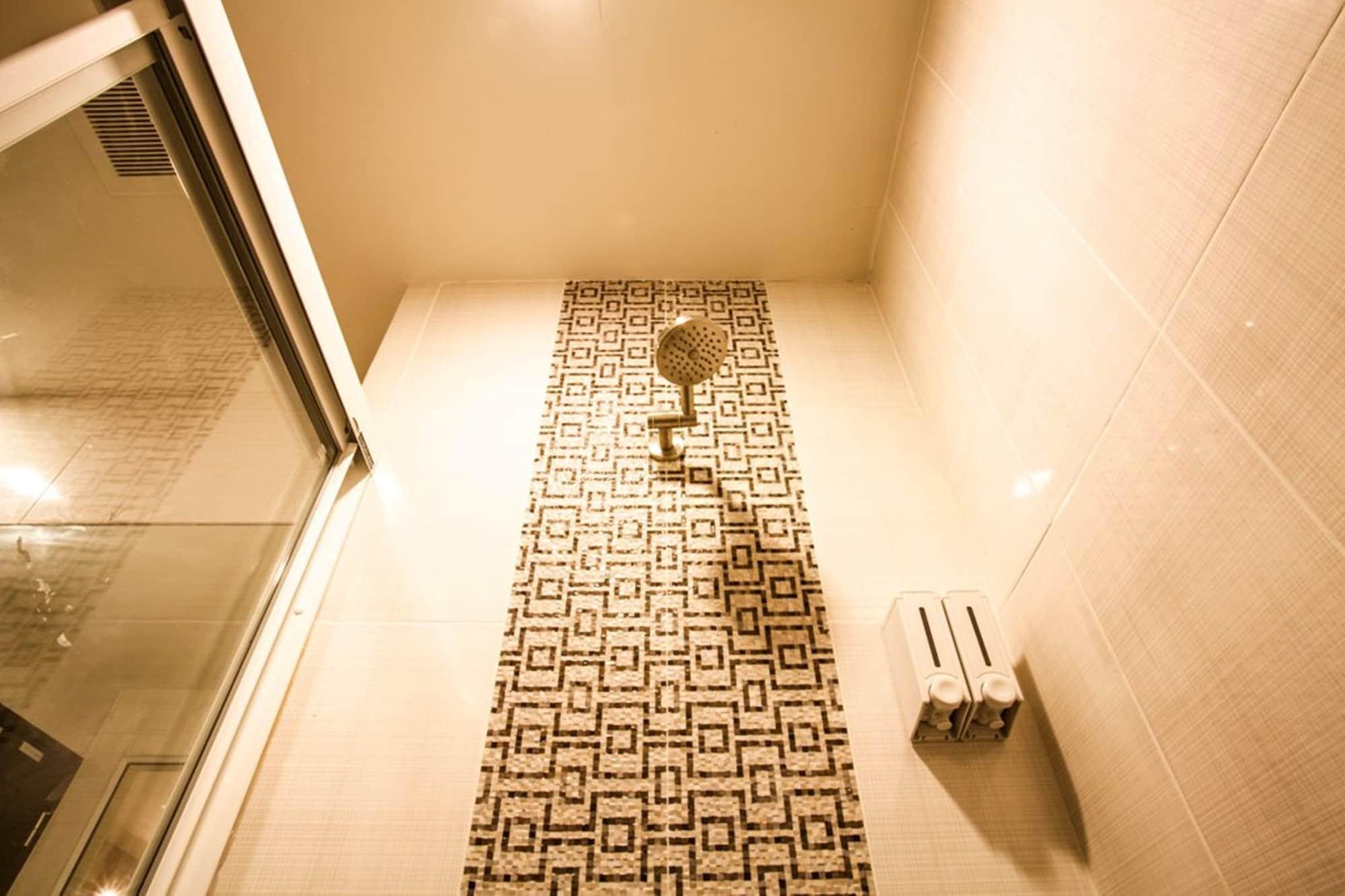 The Aim Sathorn Hotel Банкок Екстериор снимка
