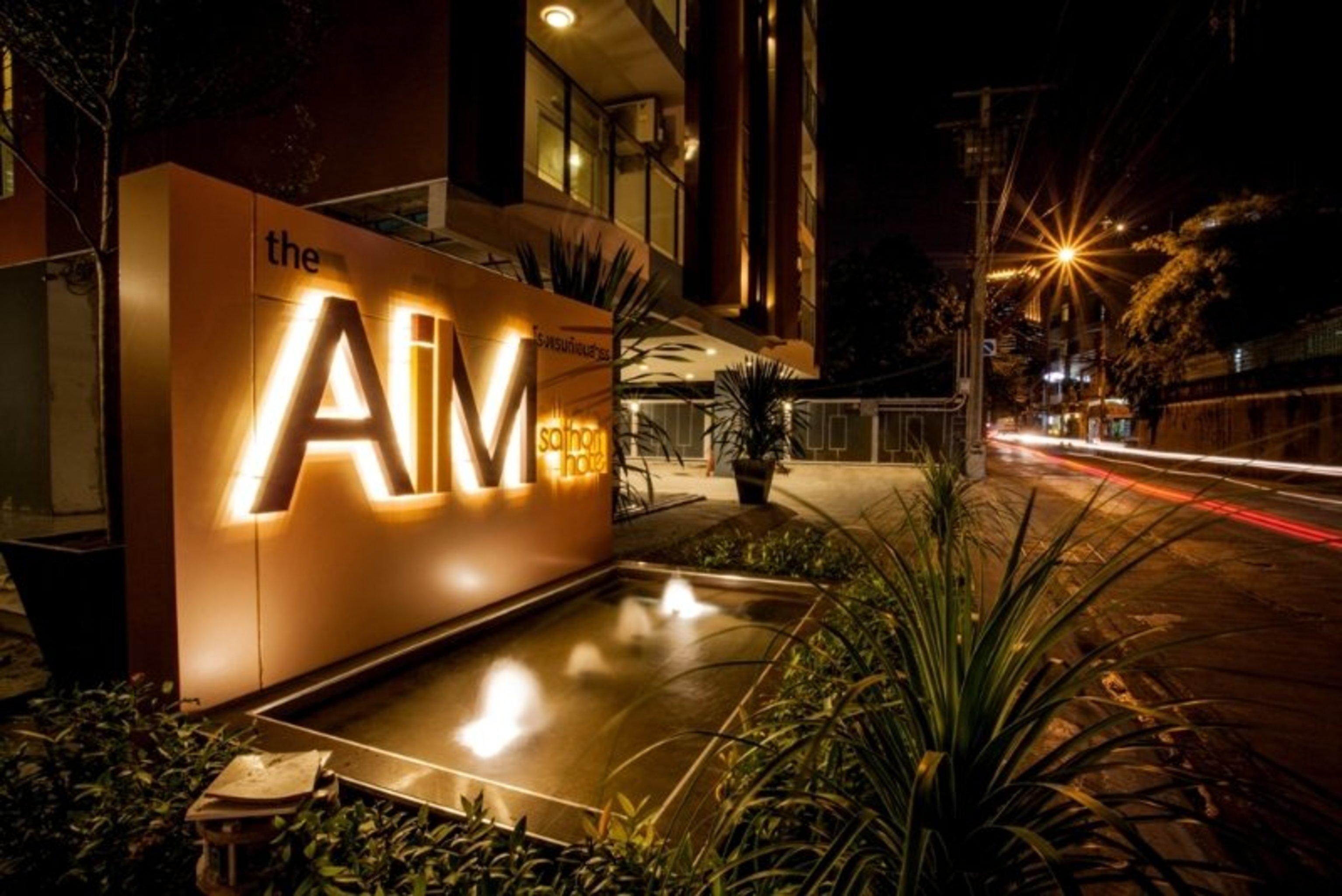 The Aim Sathorn Hotel Банкок Екстериор снимка