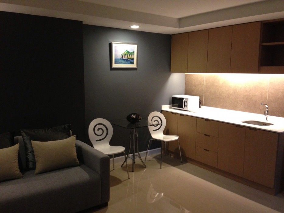 The Aim Sathorn Hotel Банкок Екстериор снимка