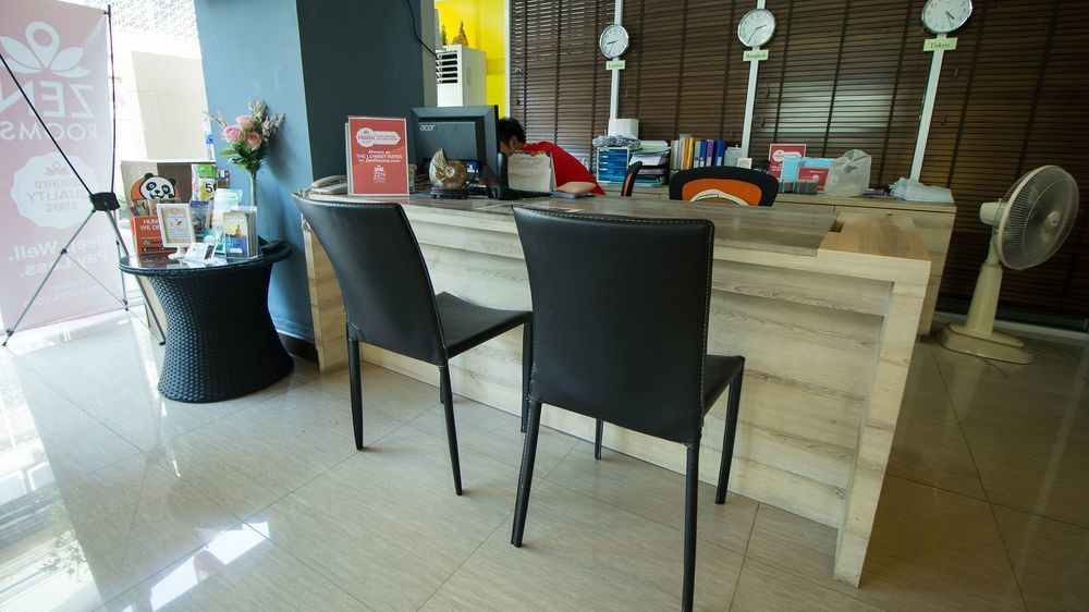 The Aim Sathorn Hotel Банкок Екстериор снимка