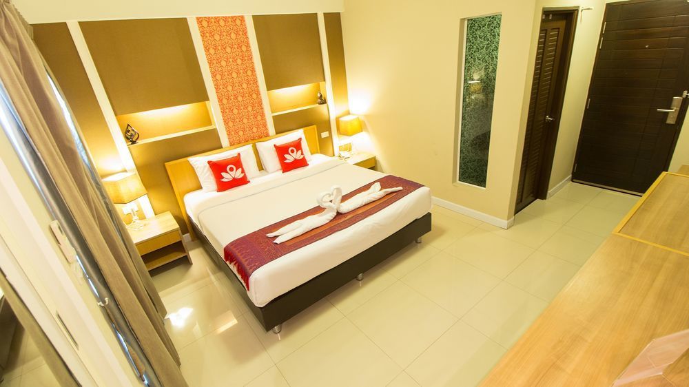 The Aim Sathorn Hotel Банкок Екстериор снимка