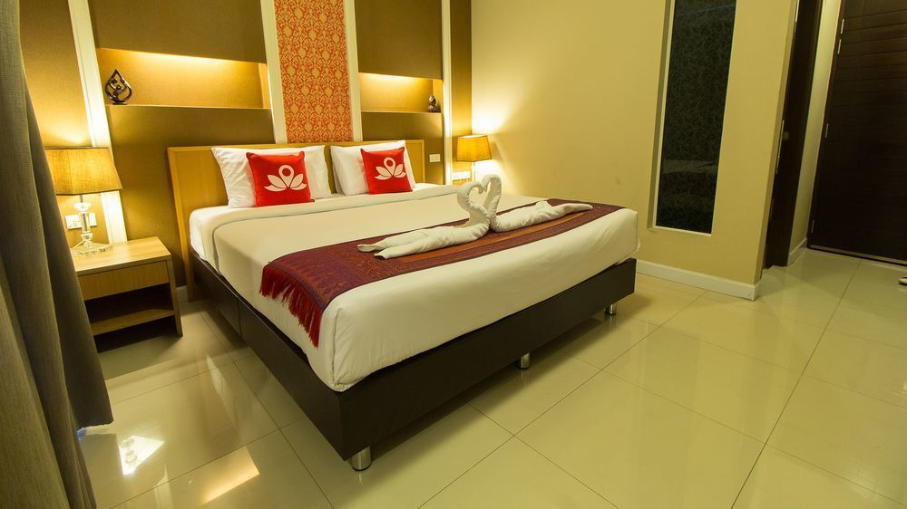 The Aim Sathorn Hotel Банкок Екстериор снимка